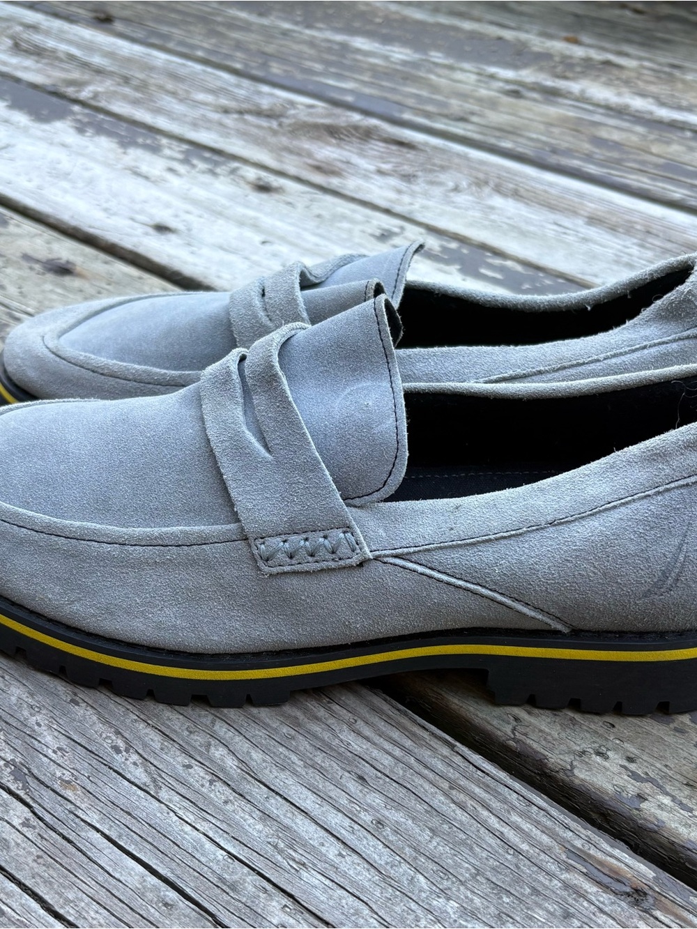 Nautica Men’s Light Gray Suede Penny Loafers with Yellow-Trim Lug Sole size 8